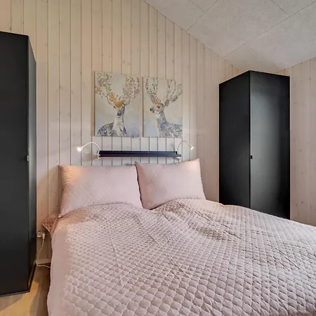 Semesterbostad Spacious W Game & Terrace Sj107 *